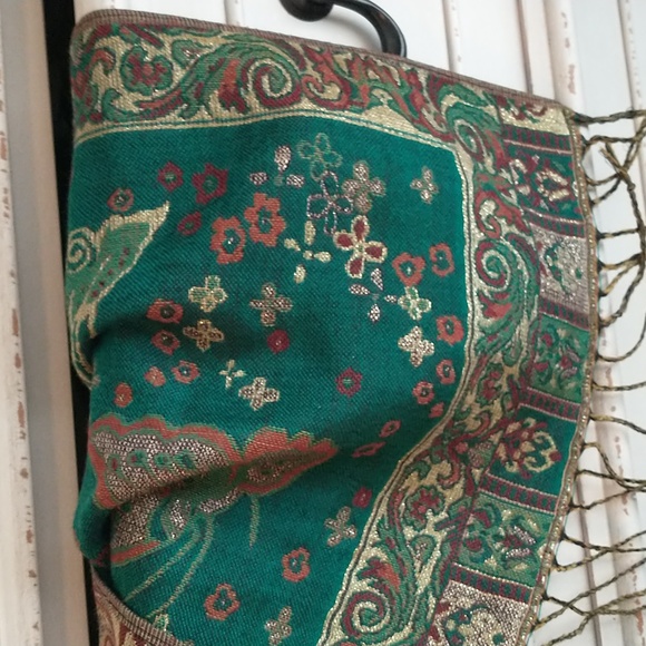 NWOT Elegant Paisley Scarf/wrap with Fringe, green & gold - Picture 2 of 3